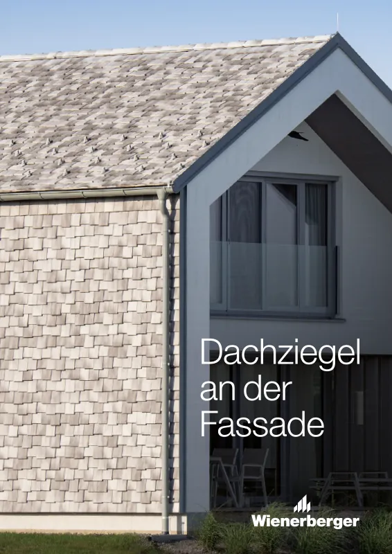 Dachziegel an der Fassade